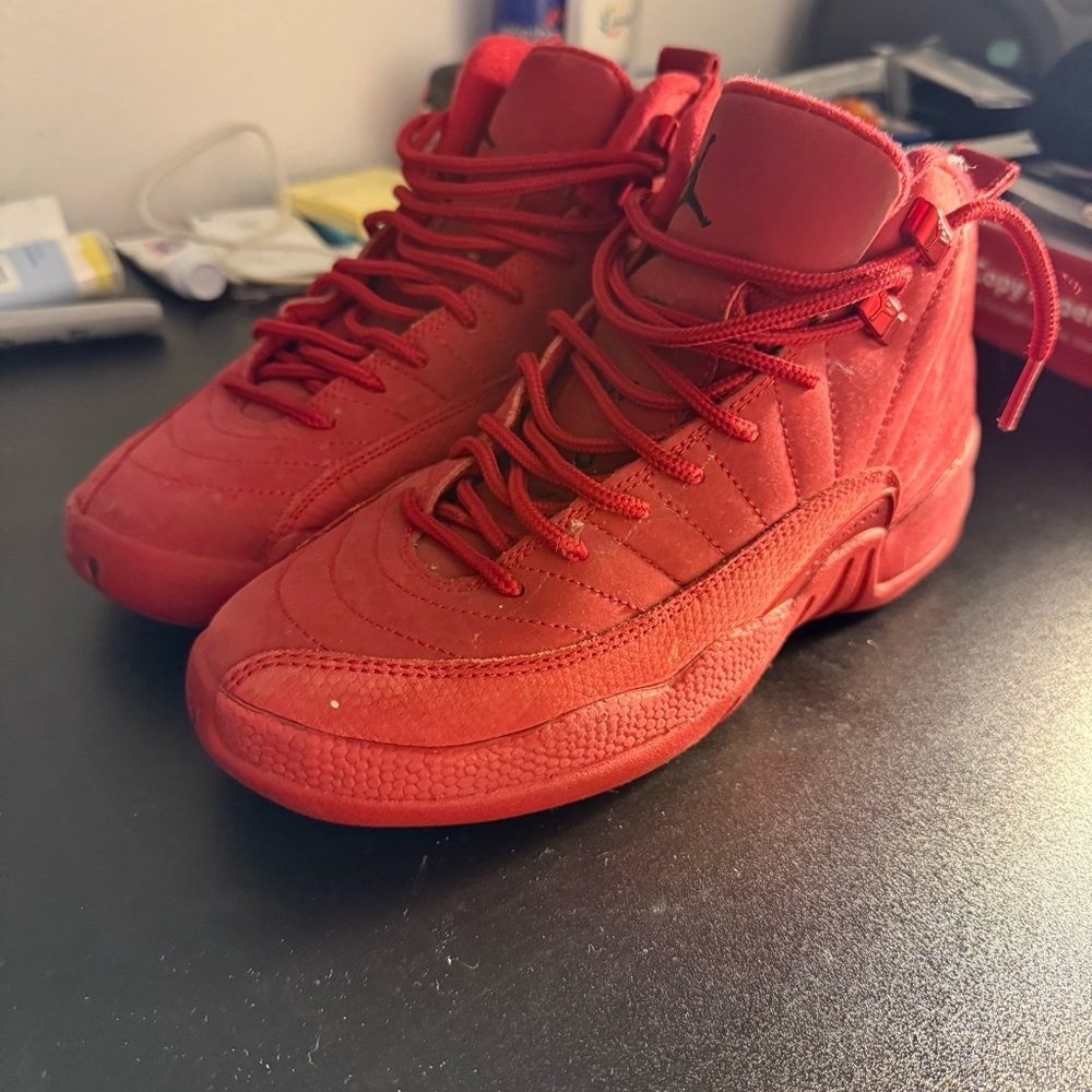 Jordan 12 Gym Red
Size 6.5 in womens or 4.5 in youth ORRRR a 5 in men